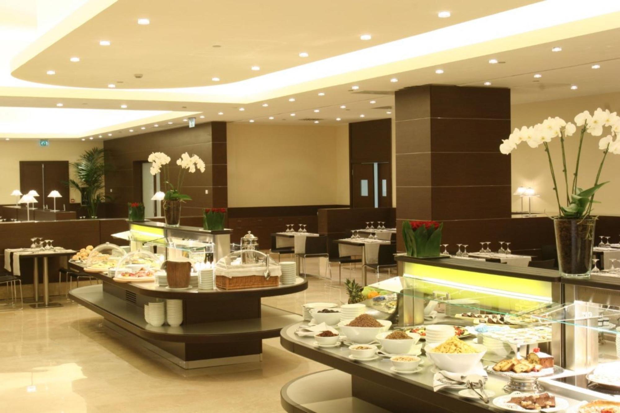 Plaza Hotel 4*
