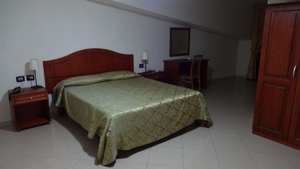 Plaza Hotel 4*